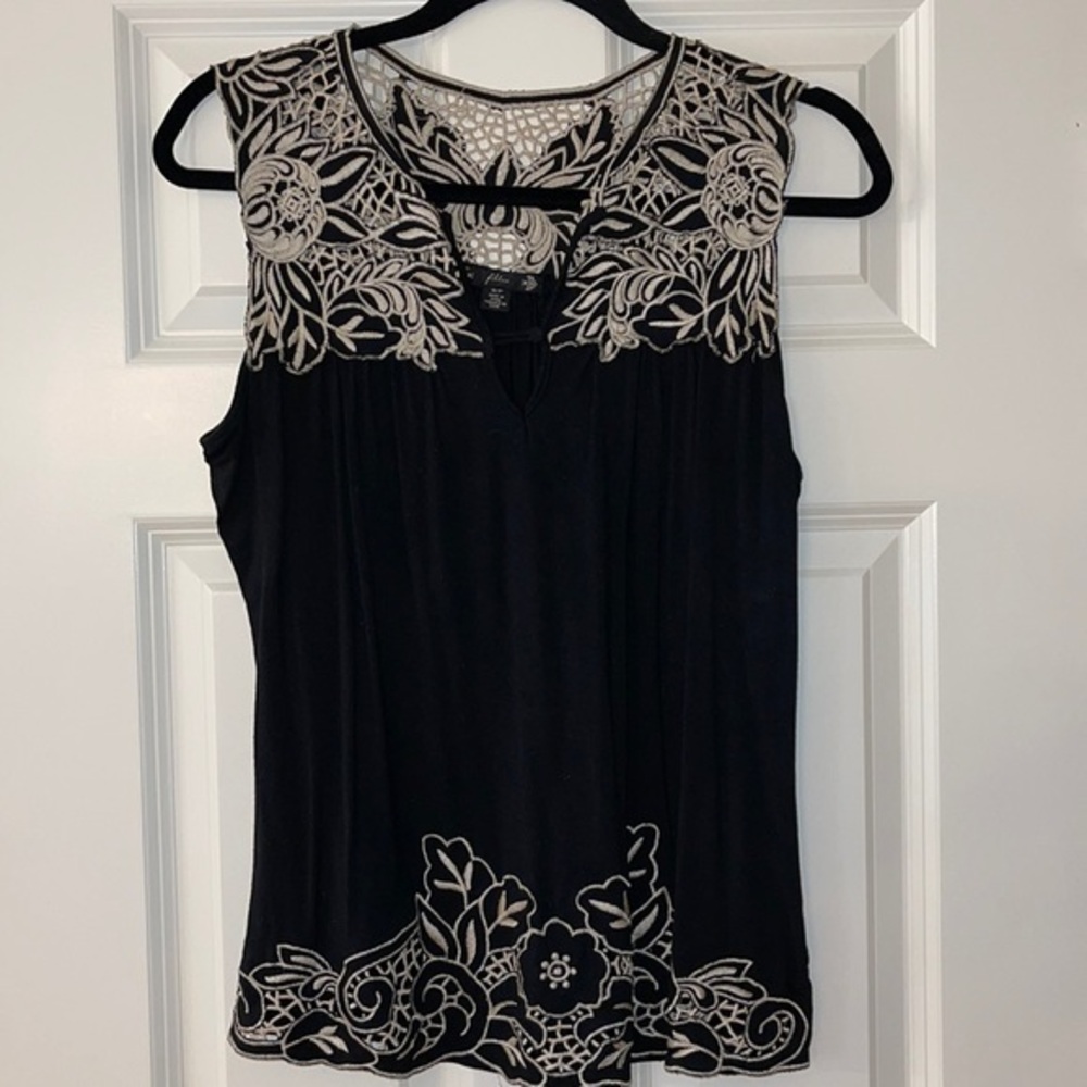 Super cute Filtre by Nordstrom embroidered top
